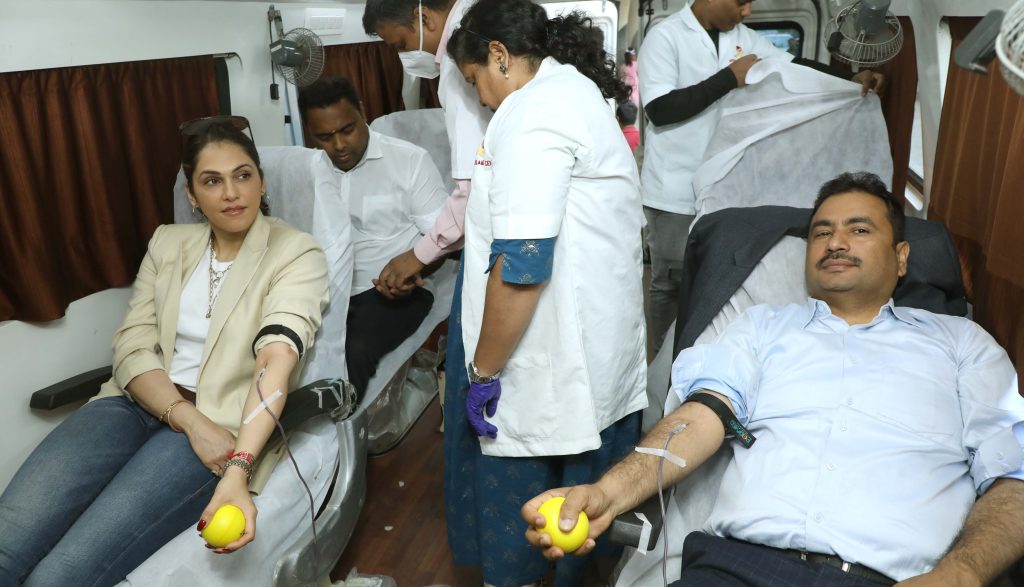 Isha Koppikar donates blood at Dr. Santosh Pandey’s blood donation camp